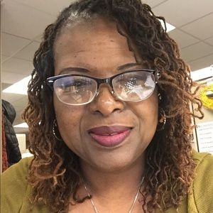 Meet your Posher, Deborah